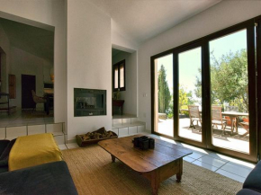 Splendid Villa with in Sayalonga Swimming Pool